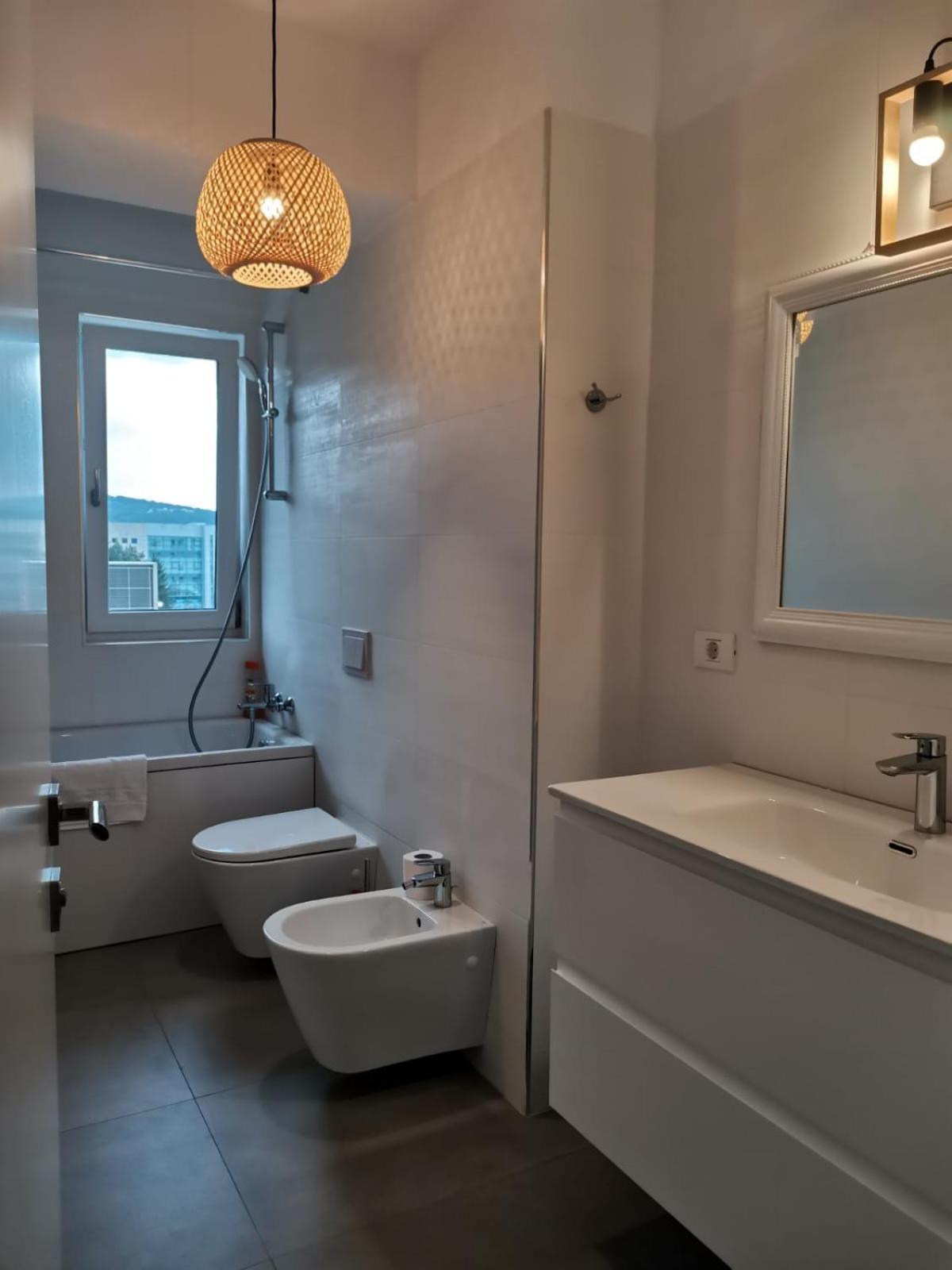 City Center Accommodation 111 Reșița Dış mekan fotoğraf